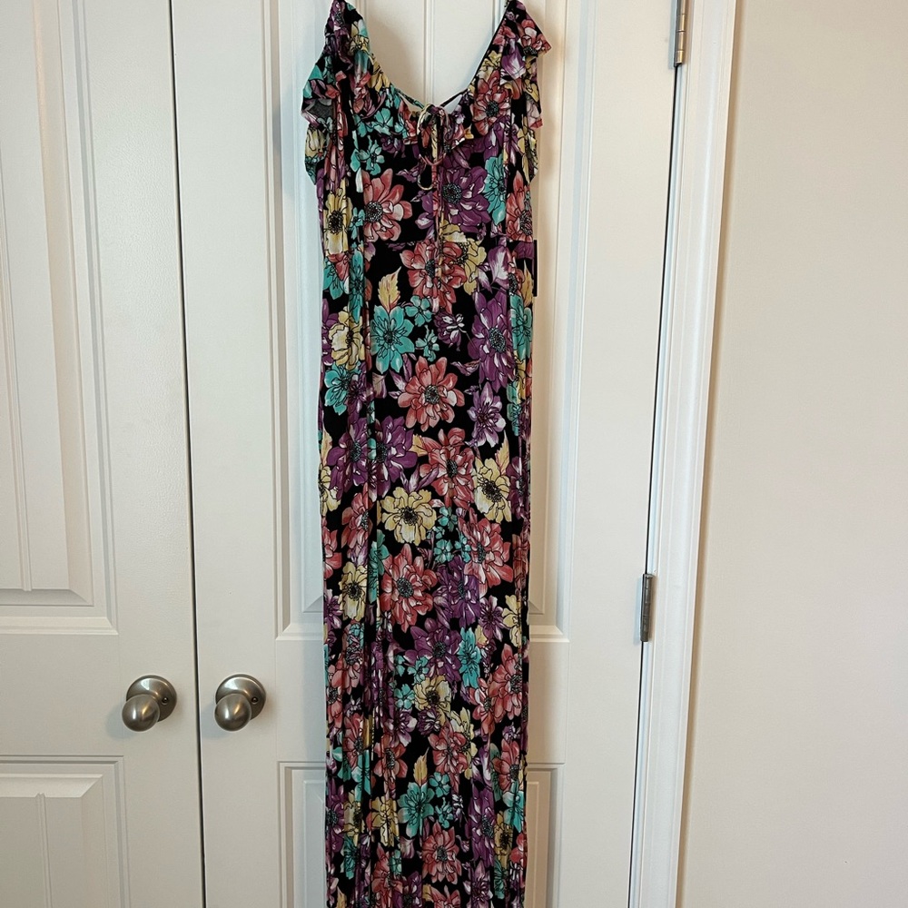 Lulus NWT BLACK strapped floral maxi dress